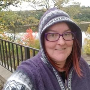 Meet your Posher, Lora